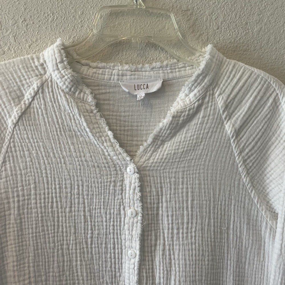 Lucca Women's Top Size XS White Gauzy Cotton Tunic Button Boho Beachy Cottage - Picture 3 of 15
